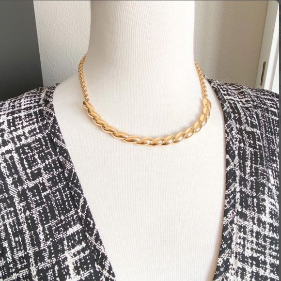 Monet Vintage Twist Front Design 18K Gold Plated Spiral Chain Link Necklace. - Picture 13 of 14